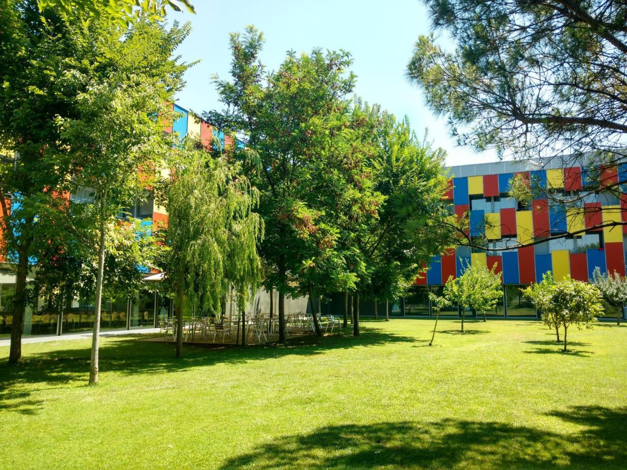 Centre Esplai Albergue El Prat de Llobregat Kültér fotó
